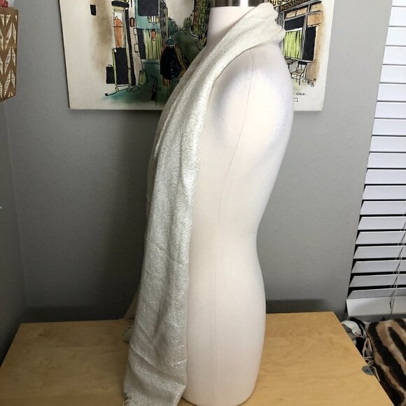 Collection Eighteen Metallic Silver Wrap Scarf - NEW - Picture 9 of 9